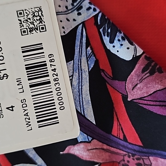 * NWT Lululemon Shoreline One Piece in Lush Lilies Multi Esca Size 4 - Picture 8 of 9